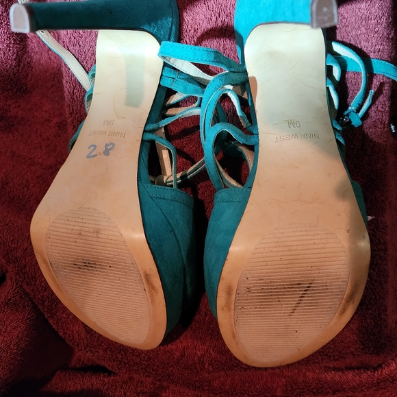 NEW NINE WEST SUEDE  STRAPPY PLATFORM  HEEL SIZE 9 BEAUTIFUL  TURQUOISE - Picture 8 of 8